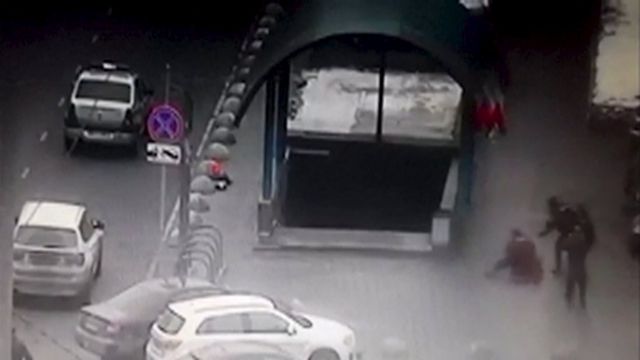 Φρίκη στη Μόσχα, γυναίκα κράδαινε το κομμένο κεφάλι παιδιού