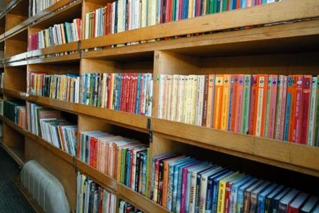 Βιβλία σε φυλακές και βιβλιοθήκες από το υπουργείο Πολιτισμού