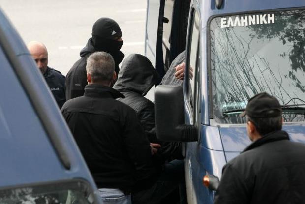 Αστυνομικοί μπλεγμένοι σε διακίνηση λαθραίων ποτών και μαστροπεία