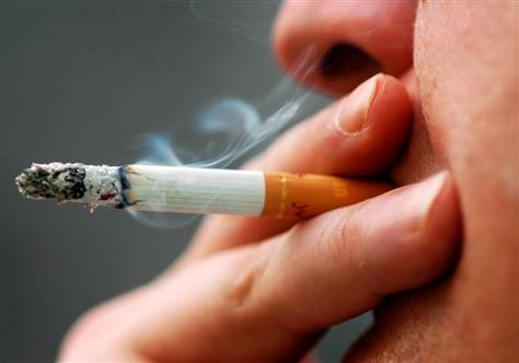 Το κάπνισμα αλλάζει τη μικροβιακή ισορροπία στο στόμα