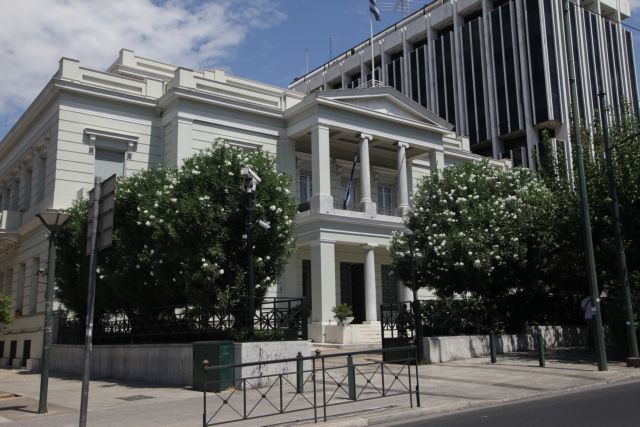 Συλλυπητήριο μήνυμα Κοτζιά για το θάνατο του πρεσβευτή στην Μαδρίτη