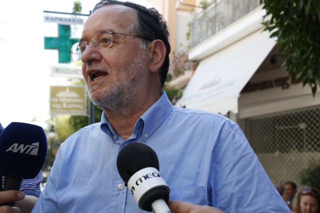 Λαφαζάνης από τον Πειραιά: Οι εθελοντές σώζουν την τιμή της χώρας