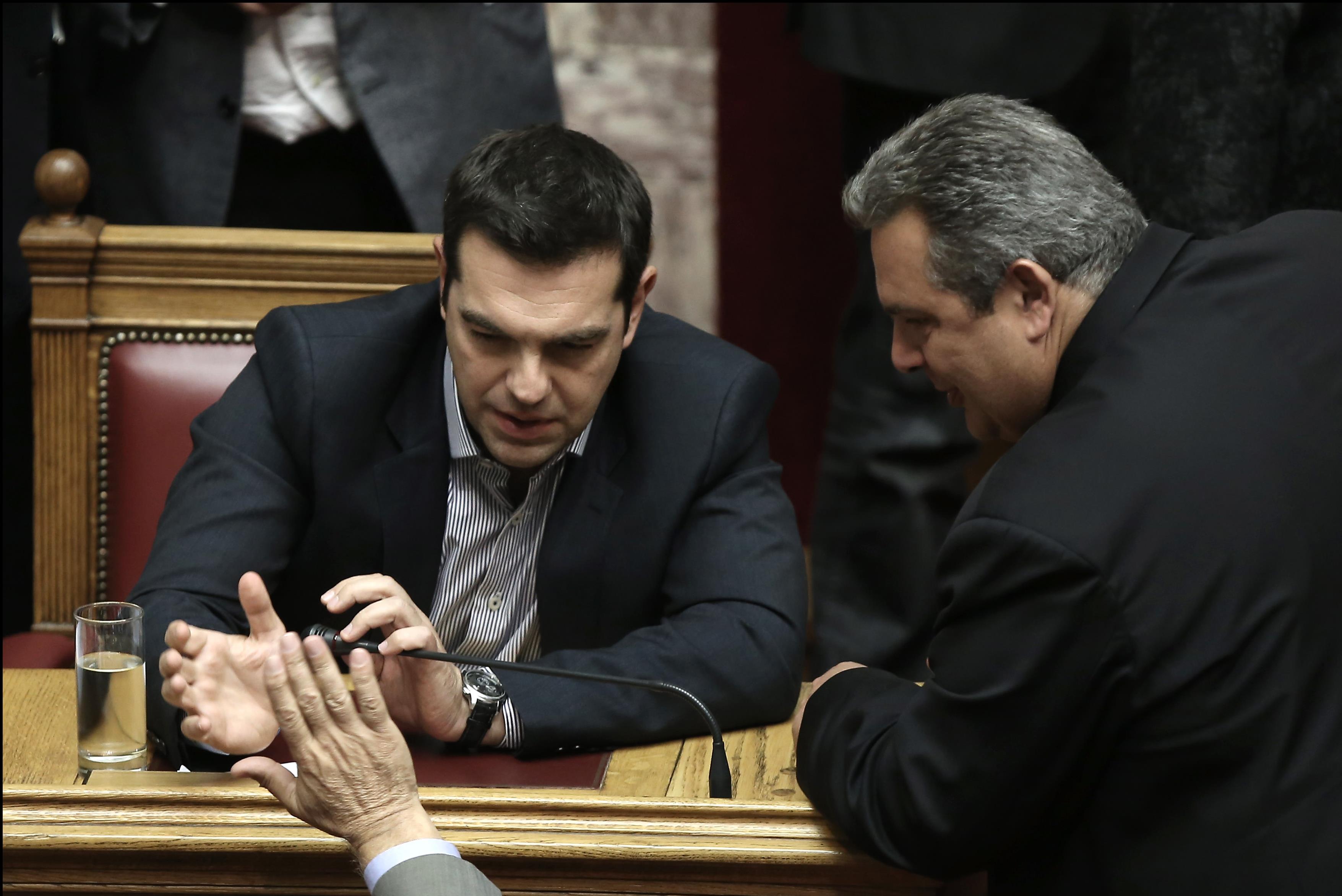 Έκτακτη σύσκεψη στο Μαξίμου στη σκιά των χτυπημάτων στις Βρυξέλλες