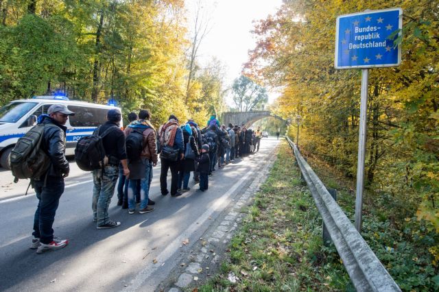 Αυστρία προς Γερμανία: Βάλτε πλαφόν στους πρόσφυγες για να μην έρχονται άλλοι