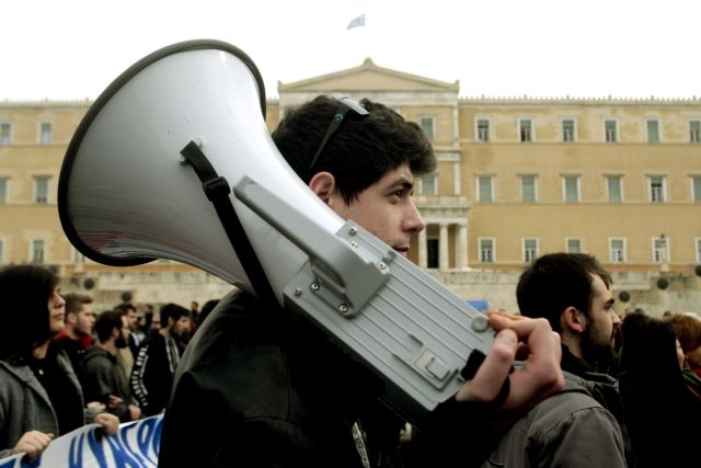 Συλλαλητήριο ΓΣΕΕ-ΑΔΕΔΥ κόντρα στο ασφαλιστικό νομοσχέδιο