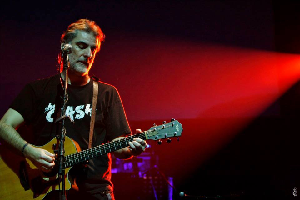 Νέο τραγούδι και καλοκαιρινή περιοδεία για τον Φίλιππο Πλιάτσικα