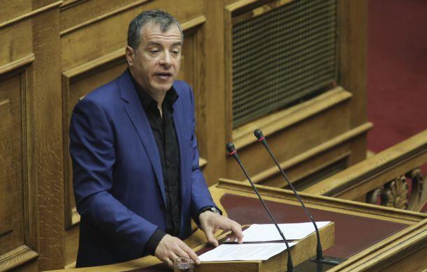 Μήνυμα Θεοδωράκη στα στελέχη του Ποταμιού και επίθεση στην κυβέρνηση