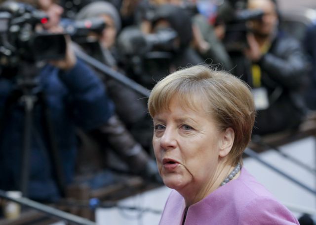 Ενεργότερο διεθνή ρόλο της Γερμανίας ζητά η Μέρκελ