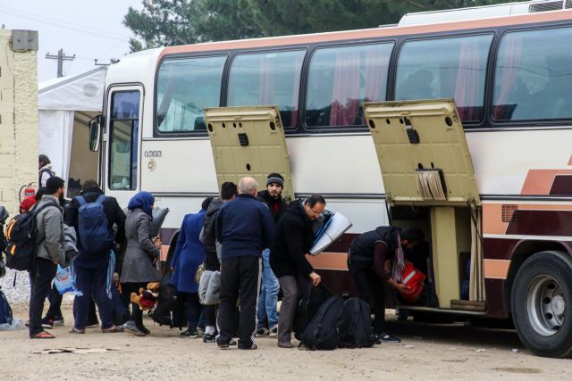 Δρίτσας προς τουριστικούς πράκτορες: Μην κόβετε εισιτήρια για Ειδομένη