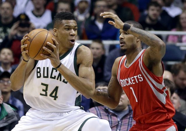 Δεύτερο τριπλ νταμπλ για τον Αντετοκούνμπο