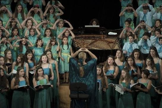 Τρεις παιδικές χορωδίες τραγουδούν «Όλος ο κόσμος… μια φωνή»