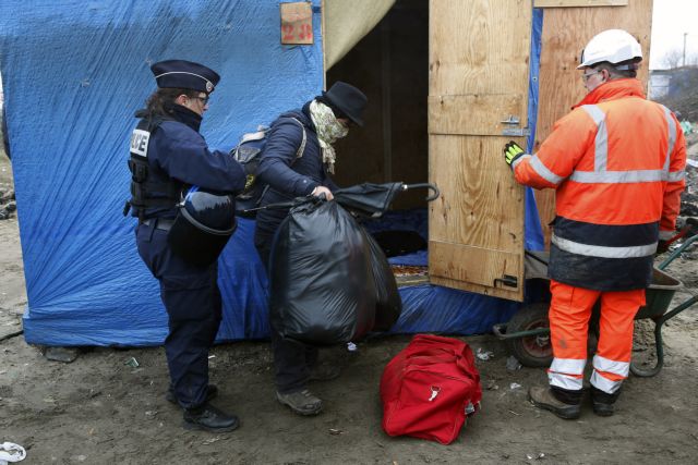 Δικαστήριο της ΕΕ: Κυβερνήσεις μπορούν να λένε σε πρόσφυγες πού να μένουν