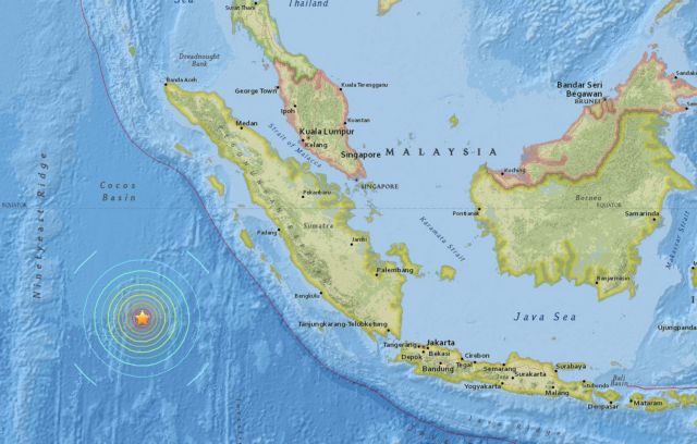 Μεγάλος σεισμός 7,8 βαθμών ανοιχτά της Ινδονησίας