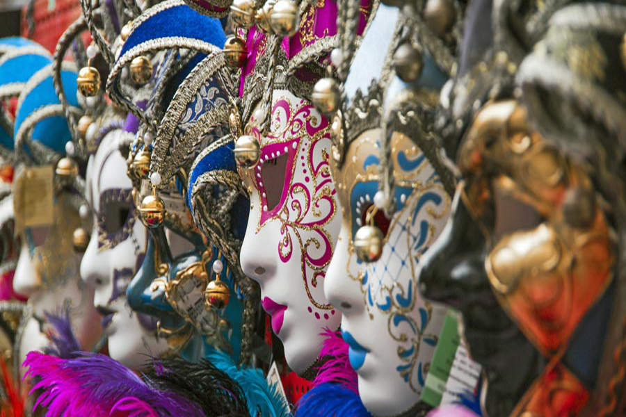 Βεστιάρια για μια ξεχωριστή αποκριάτικη εμφάνιση