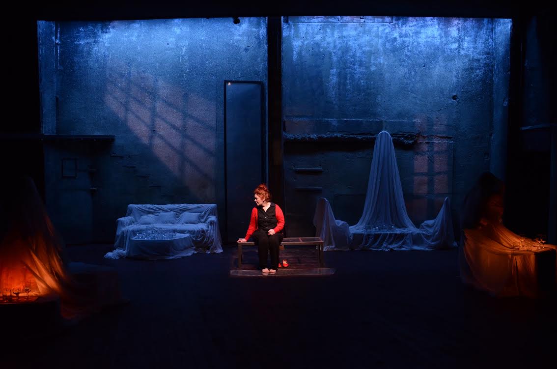 «Καιομένη»: Σχόλιο πάνω στη μοναξιά