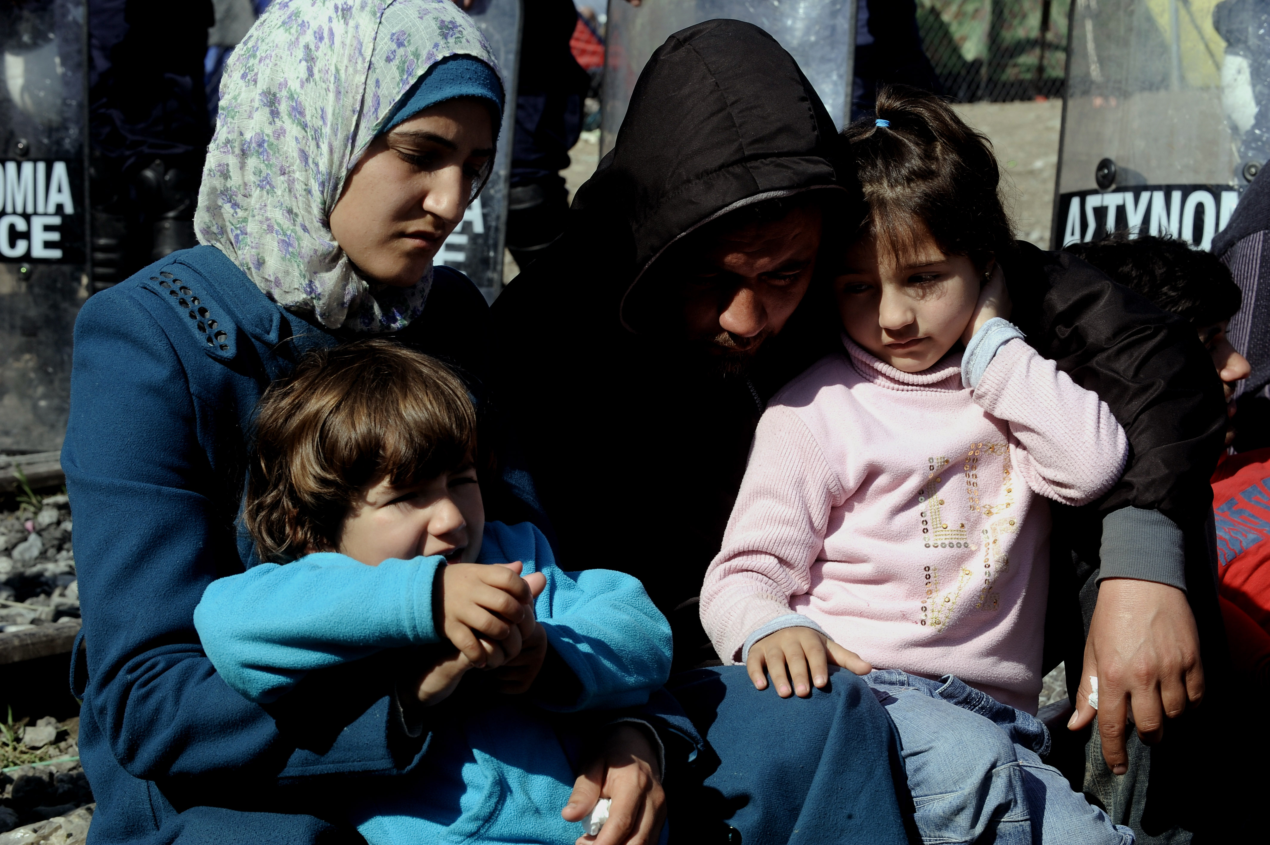 Είδη πρώτης ανάγκης μαζεύουν οι φαρμακοποιοί Αττικής για τους πρόσφυγες