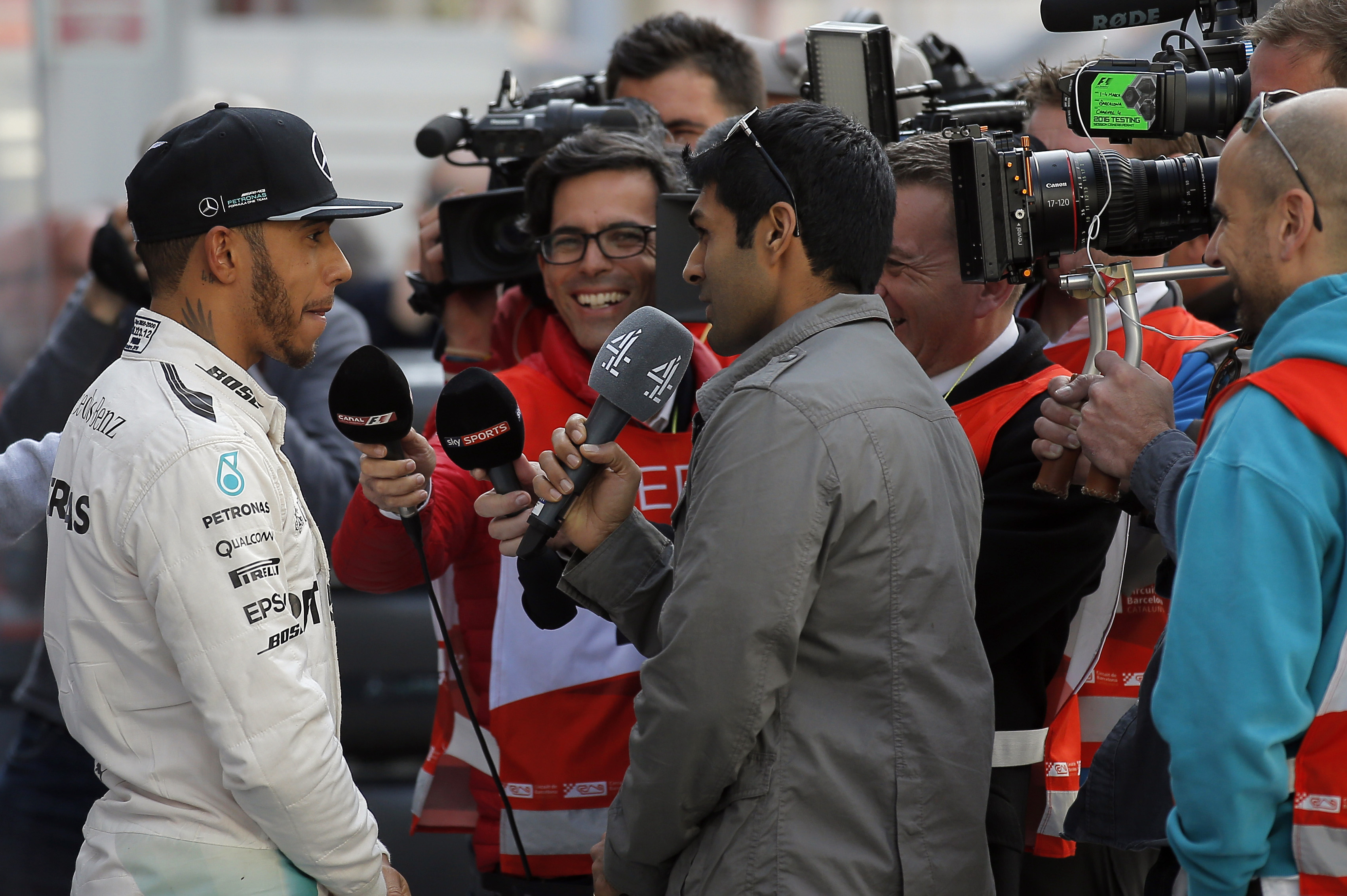 L. Hamilton: Αφήστε τους θεατές να αποφασίσουν για τις κατατακτήριες