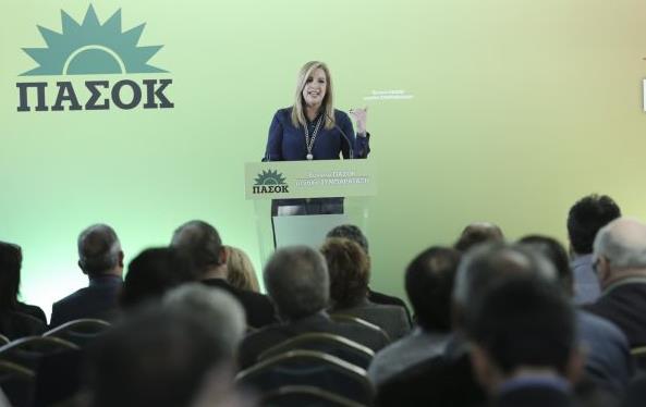 Γεννηματά: Κυβέρνηση εθνικής συνεννόησης για έξοδο από την κρίση