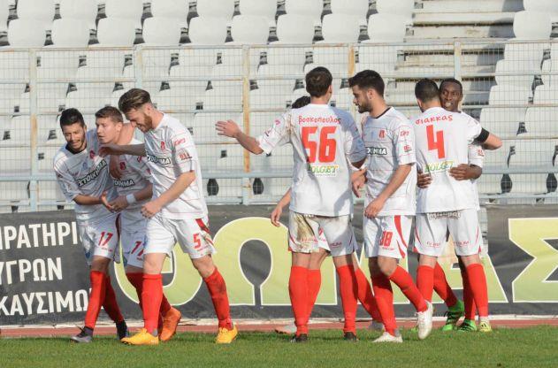 Ο Πανσερραϊκός έριξε από την κορυφή την Κέρκυρα