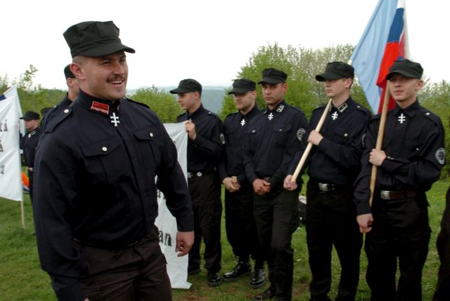 Σλοβακία: H αντιμεταναστευτική ρητορική του Φίτσο έφερε τους νεοναζί στη Βουλή