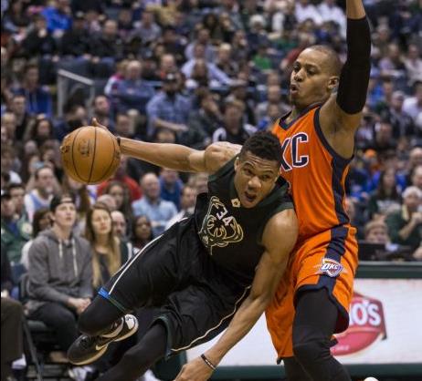 Τρίτο τριπλ-νταμπλ για τον Αντετοκούνμπο, ήττα για τους Γουόριορς