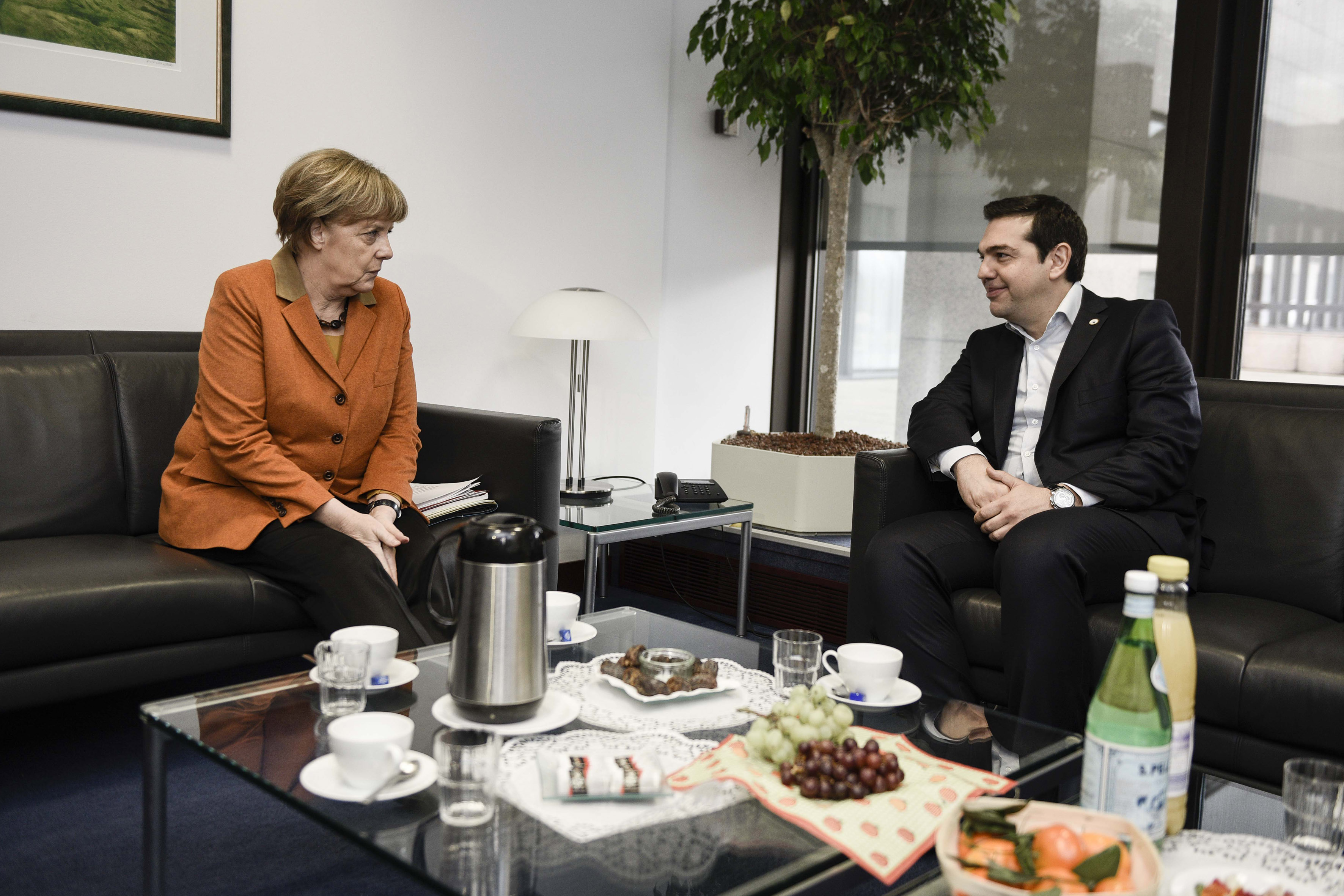 Αντιμέτωπη με το κλείσιμο των συνόρων και τις τουρκικές απαιτήσεις η Αθήνα