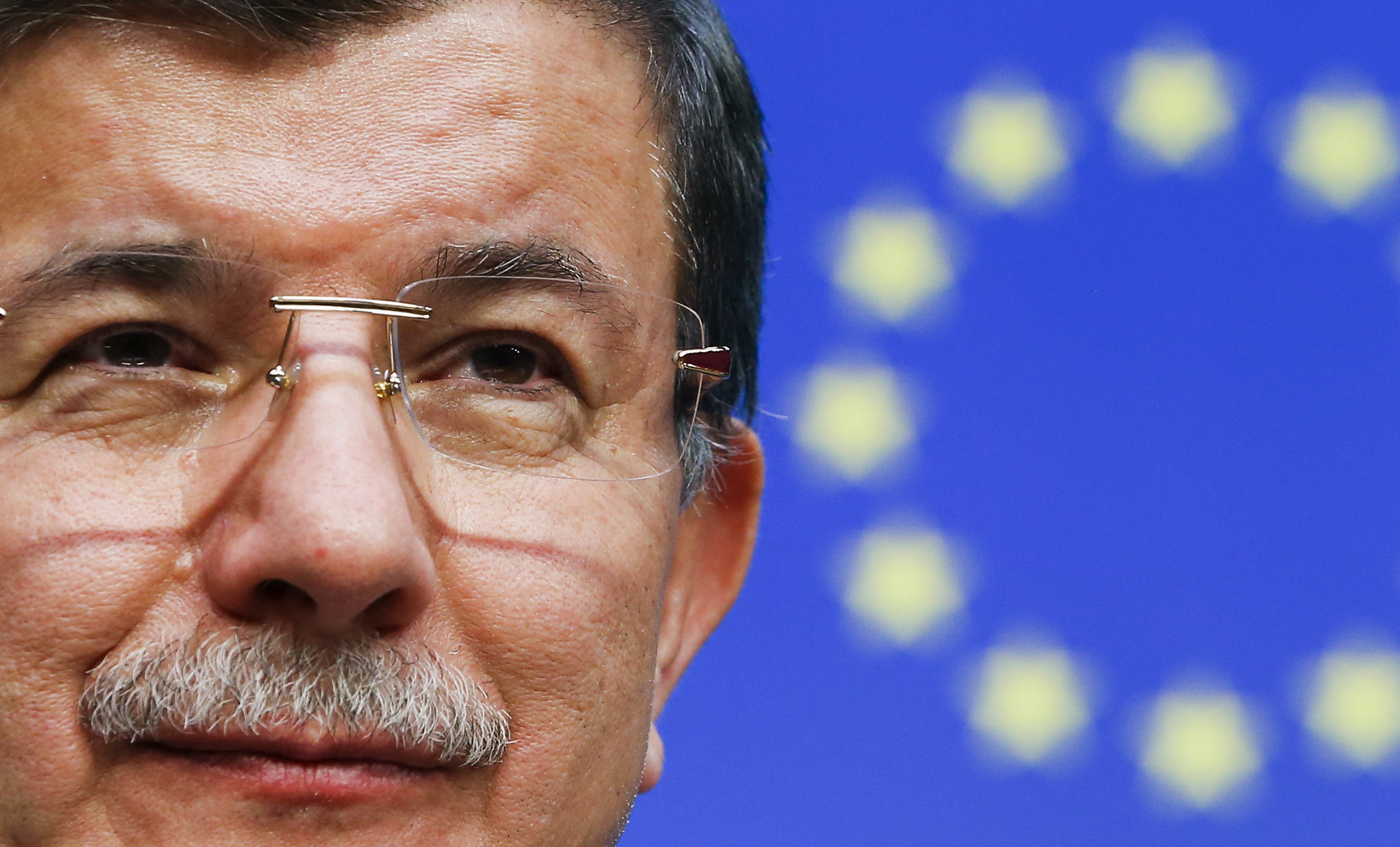 Νταβούτογλου: Δεν θα δεχτούμε να γίνει η Τουρκία ανοιχτή φυλακή για μετανάστες