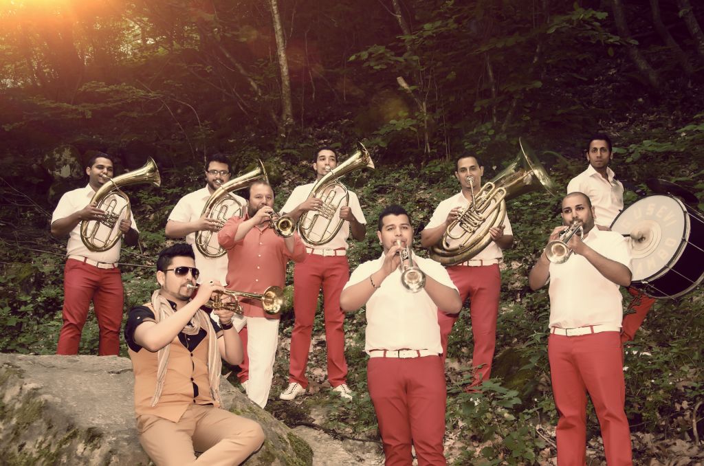 Bαλκανικές μελωδίες από τον τρομπετίστα Dzambo Agusev – Προσκλήσεις