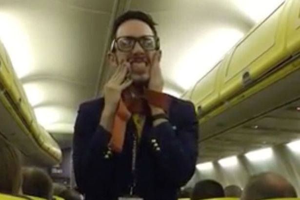 Βαρετή η επίδειξη των μέτρων ασφάλειας πριν την πτήση; Μισό λεπτό…