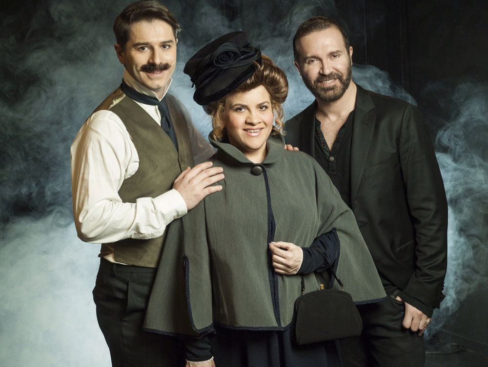 Ο Αλέξανδρος Μπουρδούμης είναι «Ο μυστήριος Μr love»