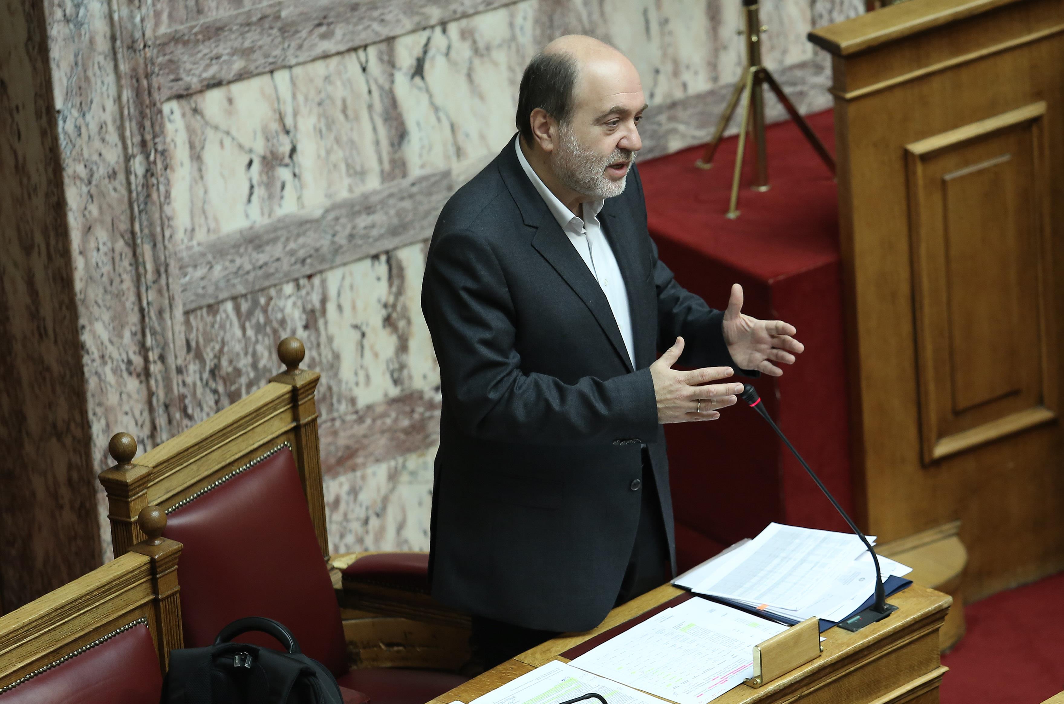 Αλεξιάδης: Διαψεύδει κατηγορηματικά το ενδεχόμενο κουρέματος καταθέσεων