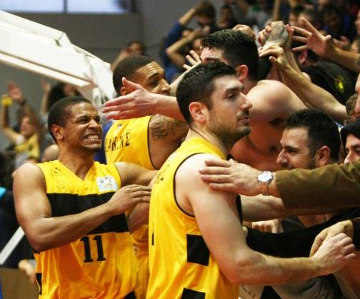 Νίκη ανατροπή για τον Αρη και αγκαλιά με την τρίτη θέση