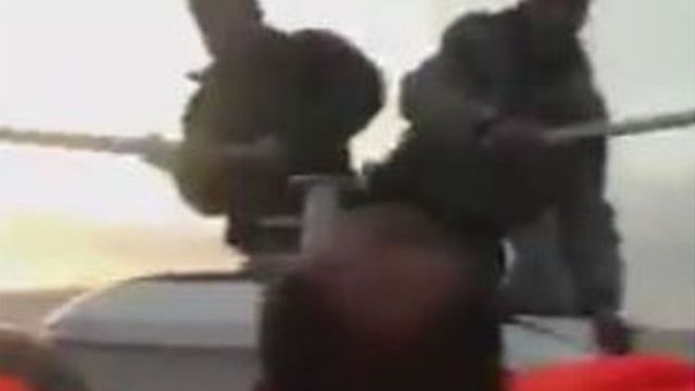 Βίντεο δείχνει «τούρκους λιμενικούς να χτυπούν μετανάστες» στο Αιγαίο