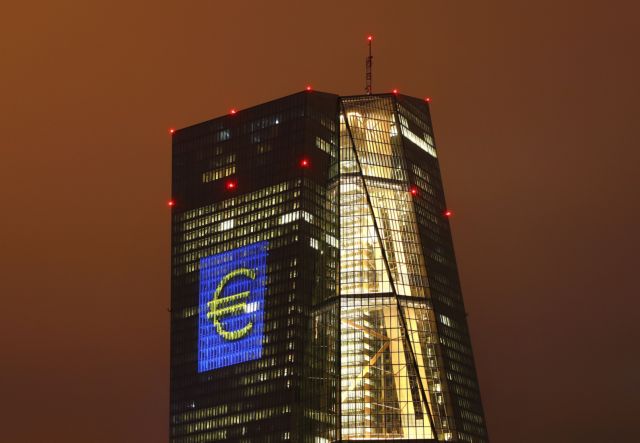 Περιορίζεται η δυνατότητα της ΕΚΤ για απαγόρευση μπόνους από τράπεζες