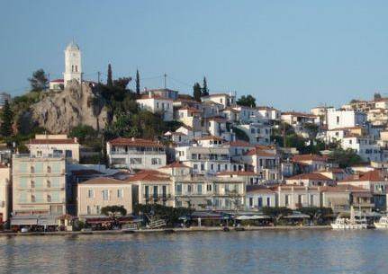 Tαλαιπωρία νότια του Πόρου για τους επιβάτες υδροπτέρυγου