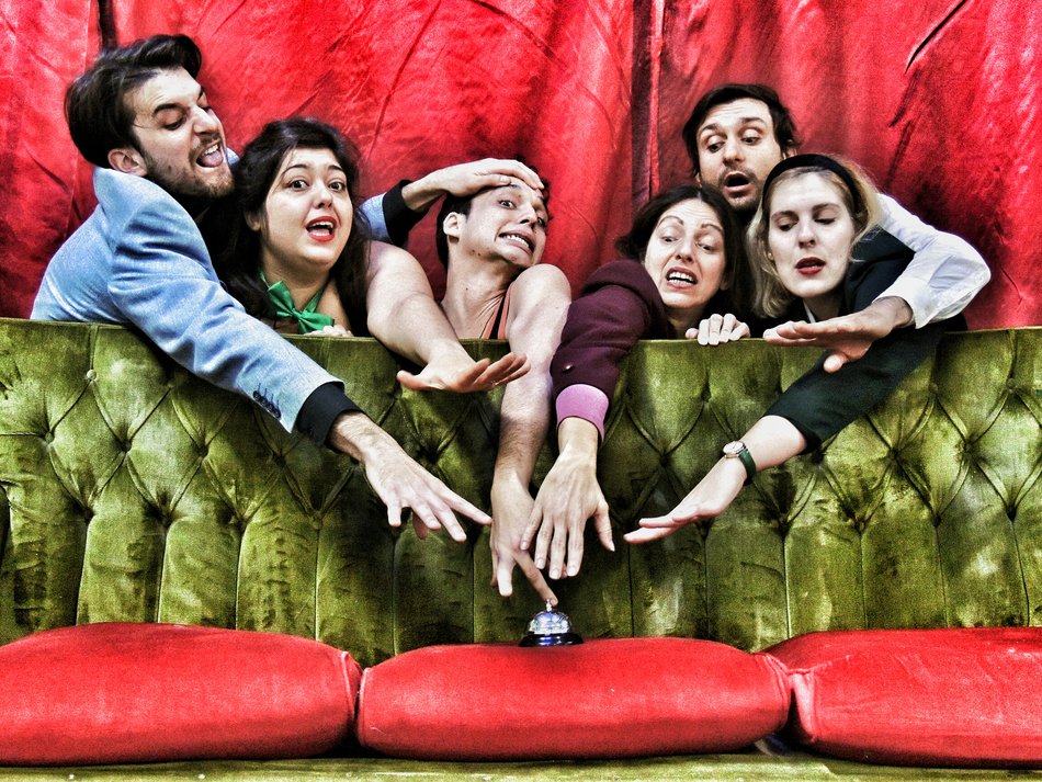 «Οδός Ολύμπου 12»: παράσταση βασισμένη στην «Ελληνική Μυθολογία» του Τσιφόρου