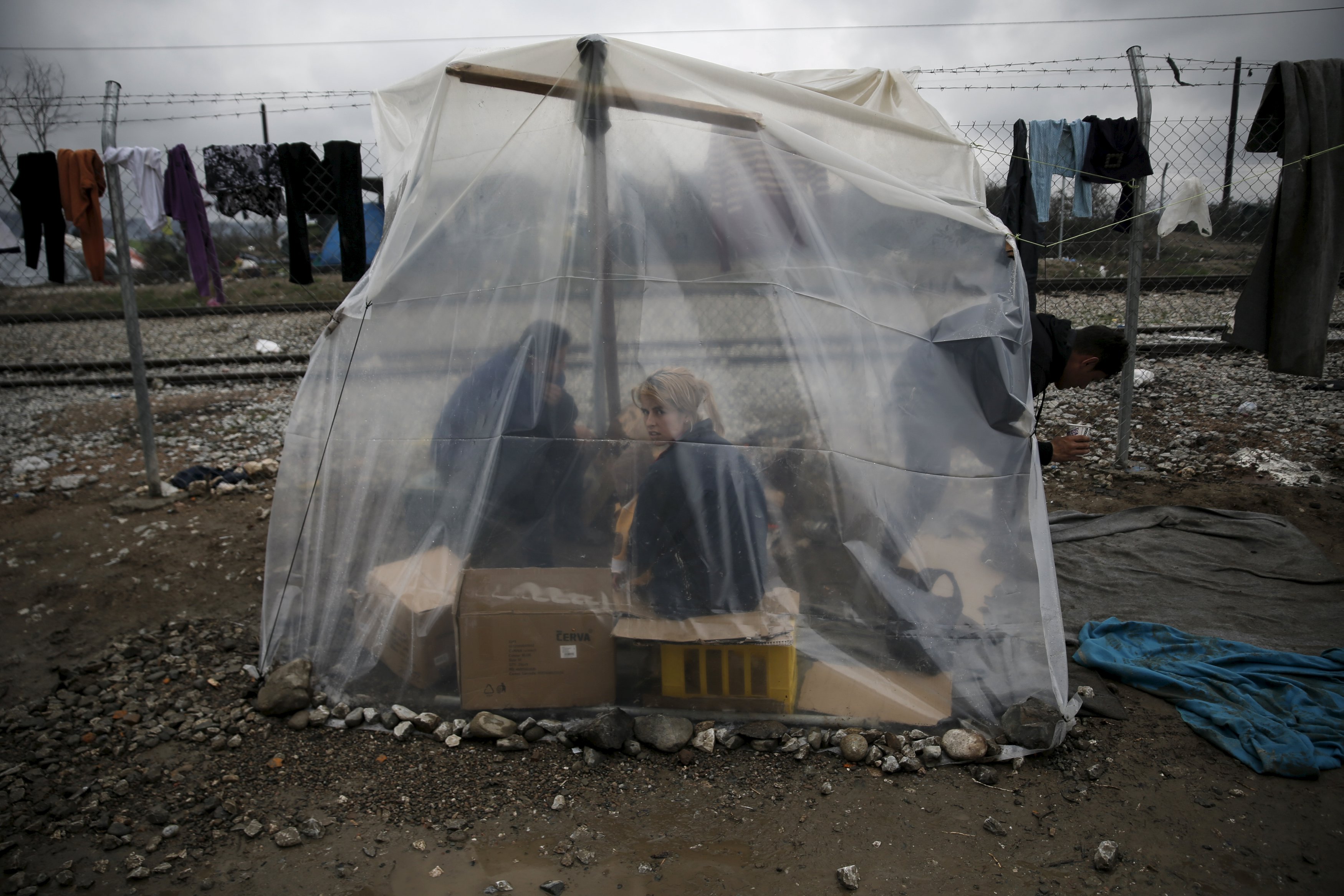 Ταλαιπωρημένοι και απογοητευμένοι οι πρόσφυγες που επέστρεψαν στην Ειδομένη