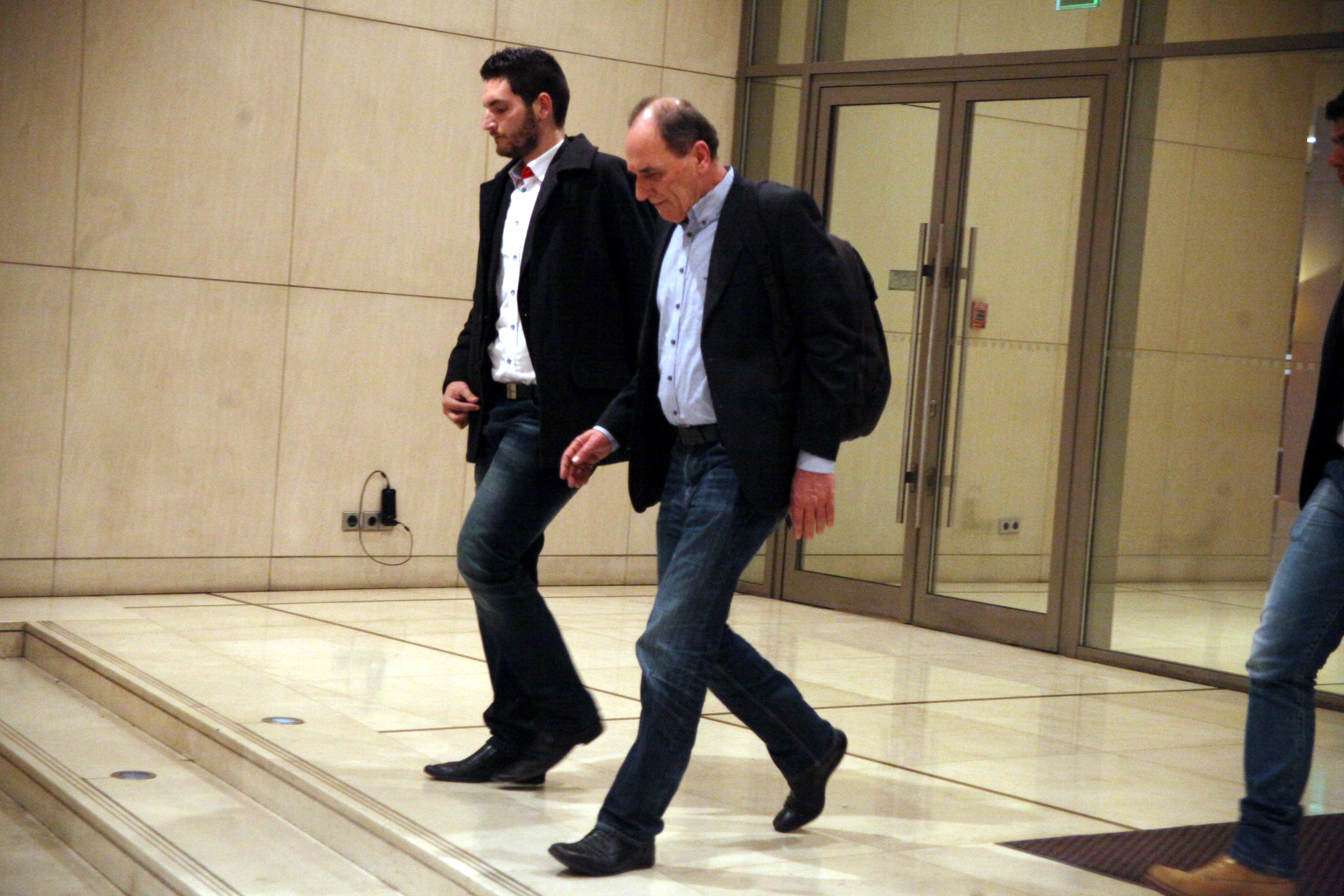 Σταθάκης: Μεγάλη η απόσταση για τα «κόκκινα δάνεια»