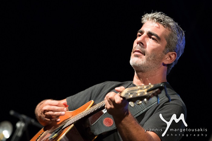 Ο Δημήτρης Μυστακίδης υποδέχεται στη σκηνή γνωστούς καλλιτέχνες