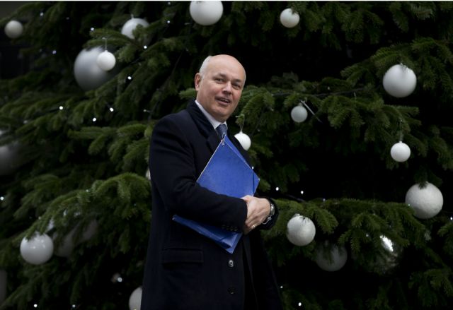 Παραιτήθηκε ο υπουργός Εργασίας της κυβέρνησης Κάμερον