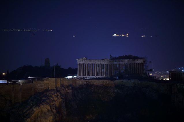 Στο σκοτάδι για μία ώρα μνημεία όλου του πλανήτη για την «Ωρα της Γης»