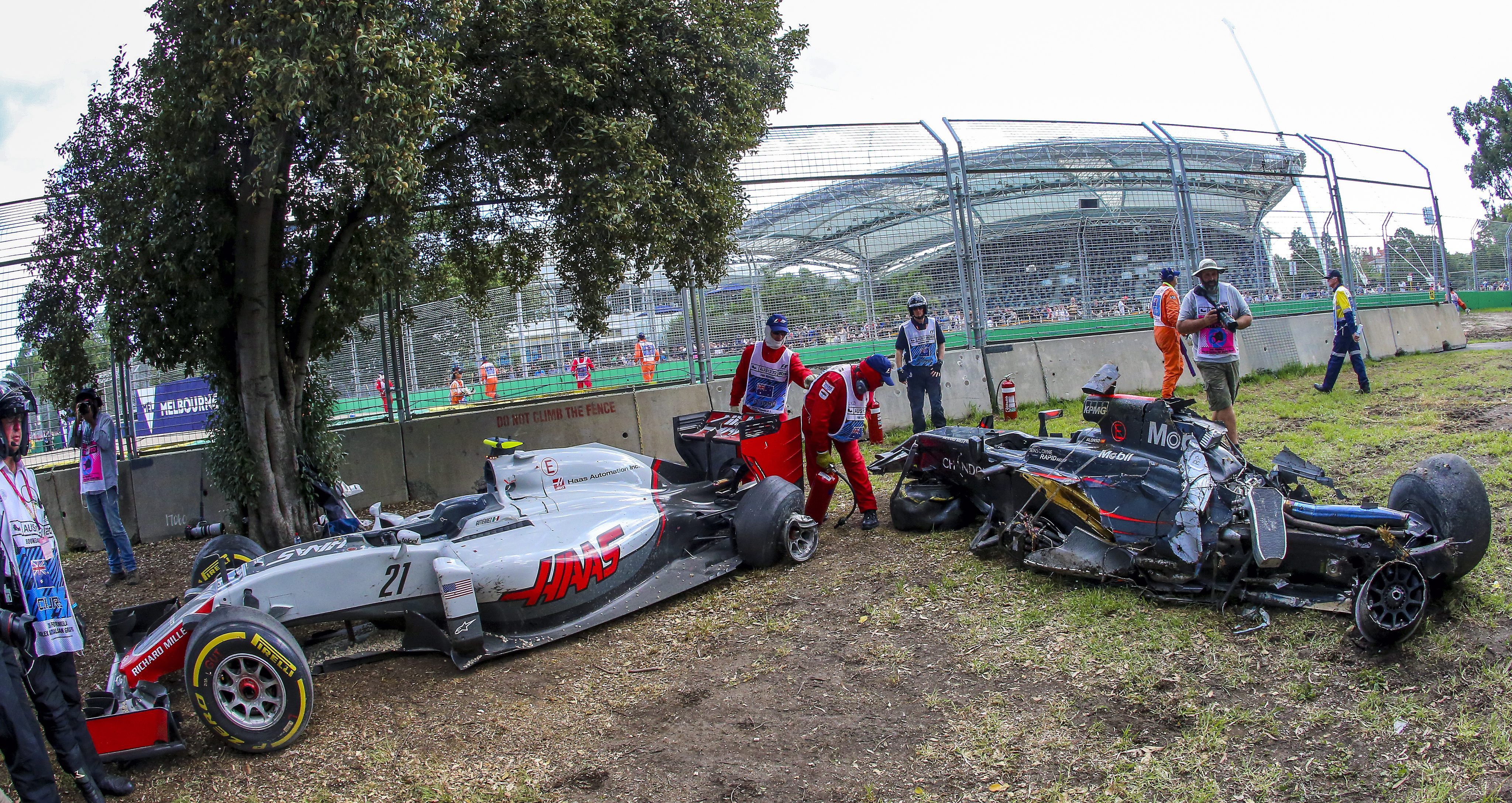 F1: Γερανός κατέστρεψε το μονοθέσιο του Ε. Gutierrez