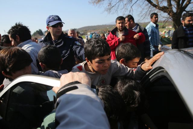 Ξυλοδαρμό τους από τις αρχές της ΠΓΔΜ καταγγέλλουν 33 πρόσφυγες στην Ειδομένη
