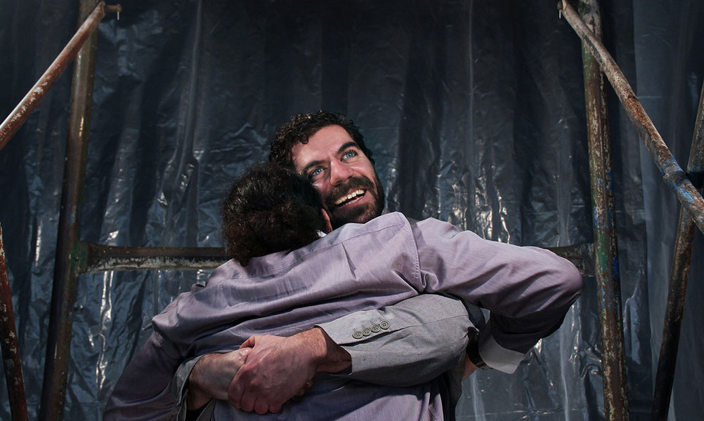 «Graffito, όπως άγριο» βασισμένη σε θεατρικά έργα του Παύλου Μάτεσι