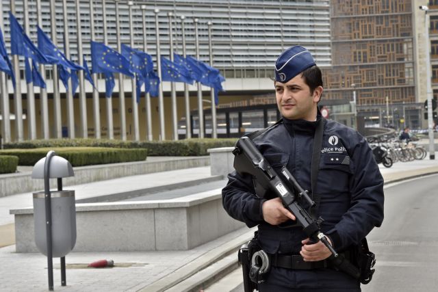 Βρυξέλλες: Υπάλληλοι της ΕΕ θα μπορούν να δουλέψουν από το σπίτι την Τετάρτη