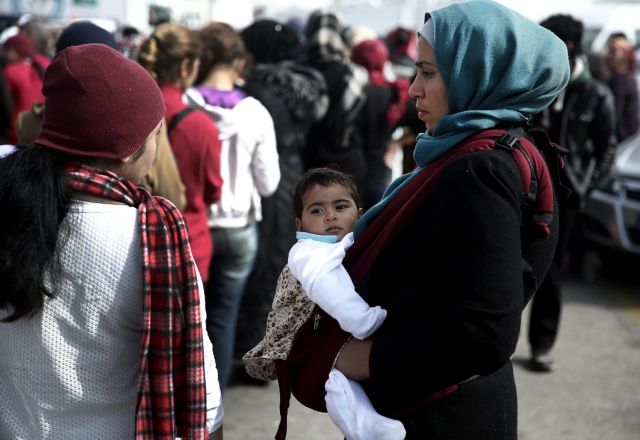 Περίπου 4.000 πρόσφυγες κρατούνται στα hotspots σε Λέσβο, Χίο και Σάμο
