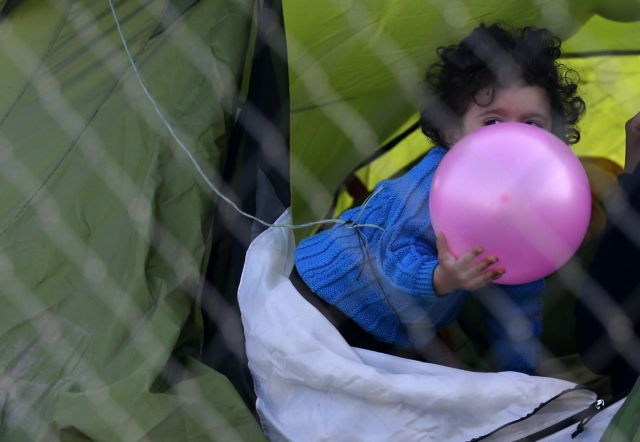 Είδη πρώτης ανάγκης για τους πρόσφυγες συγκεντρώνει η περιφέρεια Αττικής
