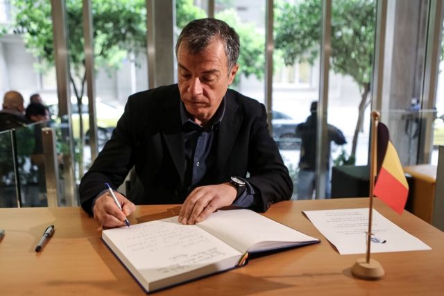 Θεοδωράκης: Οι ημιπαράφρονες δεν θα μας κάνουν να ξεχάσουμε τις ευρωπαϊκές αρχές