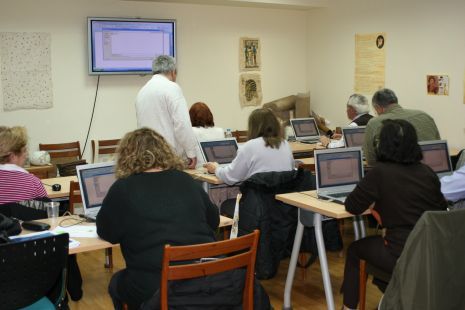 Δωρεάν μαθήματα χρήσης H/Y για ανθρώπους 40+, τυφλούς και βαρήκοους