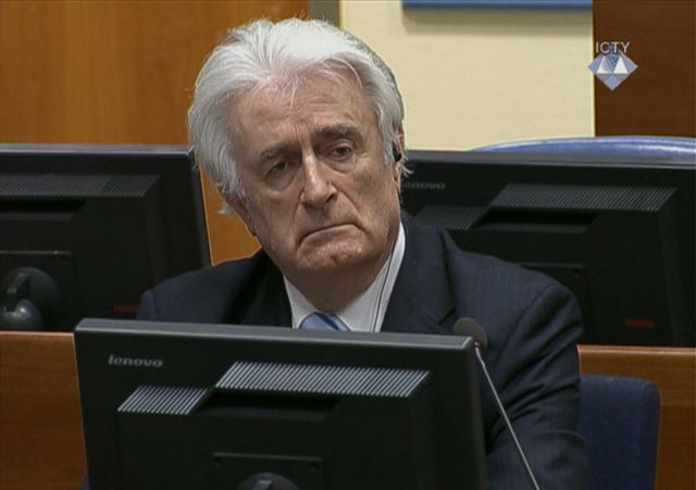 Ένοχος για γενοκτονία στη Σρεμπρένιτσα ο Κάρατζιτς